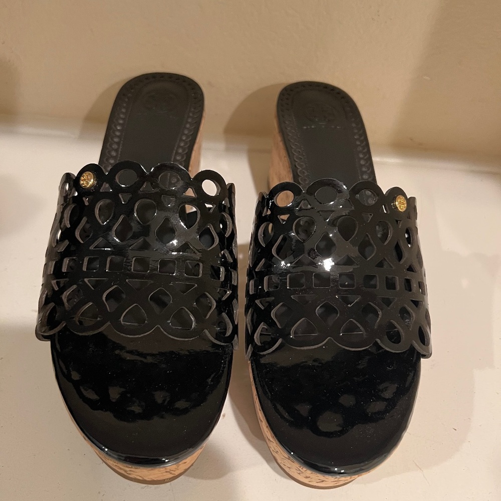 Tory Burch sandals sz 11 black patent leather